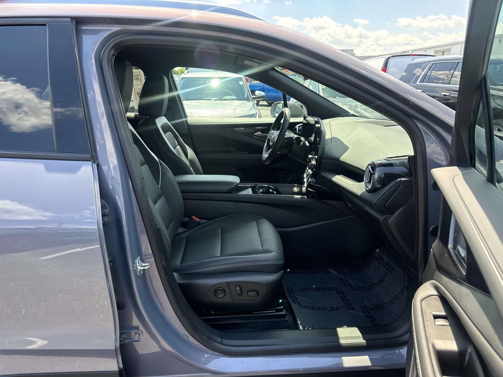 Used 2024 Chevrolet Blazer EV LT AWD/4WD image 14