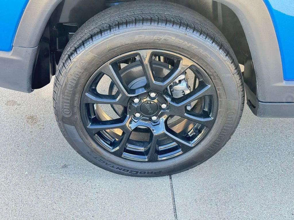 Used 2023 Jeep Compass Latitude AWD/4WD image 10