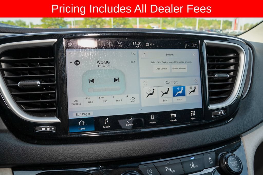 Used 2024 Chrysler Pacifica Touring-L FWD image 13