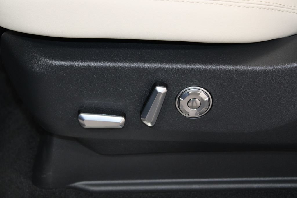 New 2027 Lincoln Navigator L Reserve RWD image 23