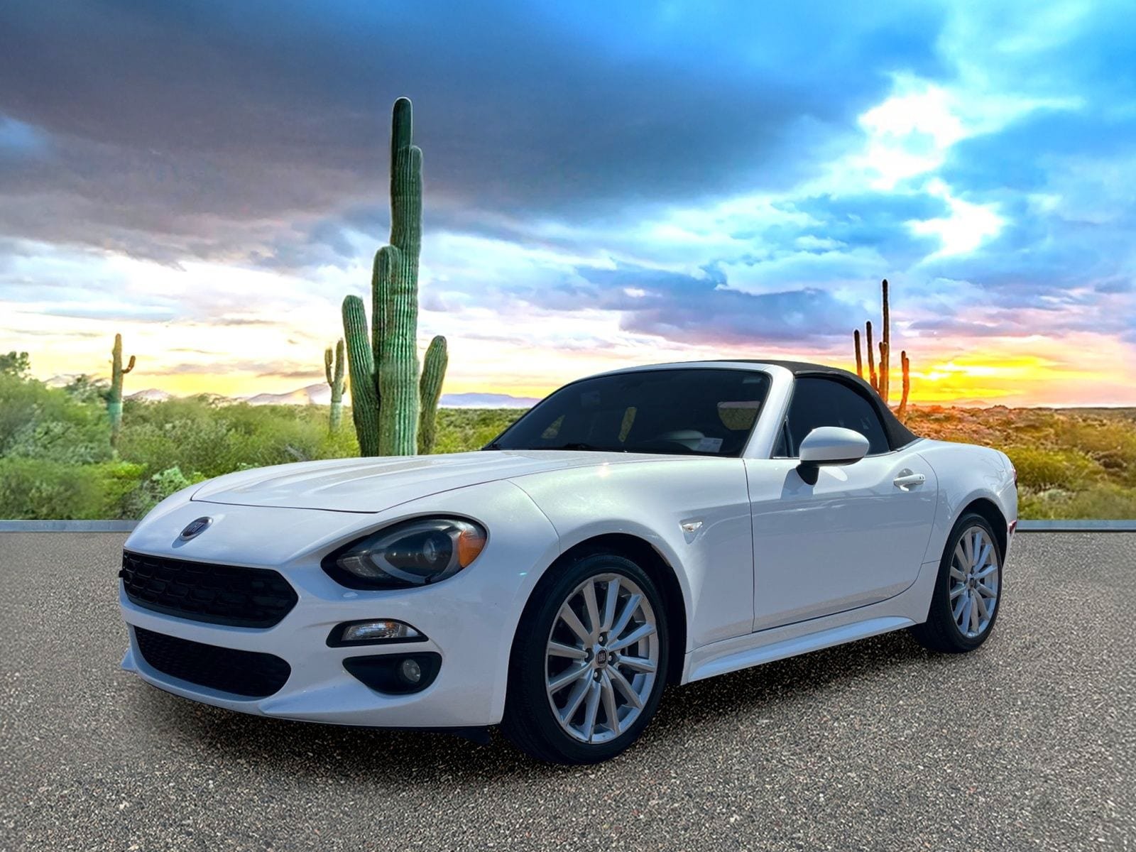 Used 2017 FIAT 124 Spider Lusso RWD image 2