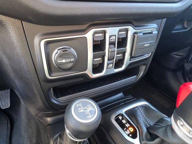 Used 2025 Jeep Wrangler Unlimited Sahara AWD/4WD image 25