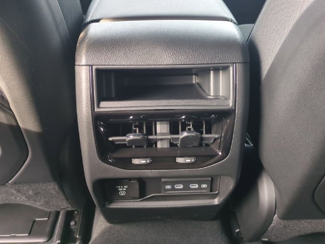 New 2026 Jeep Grand Cherokee Altitude AWD/4WD image 28