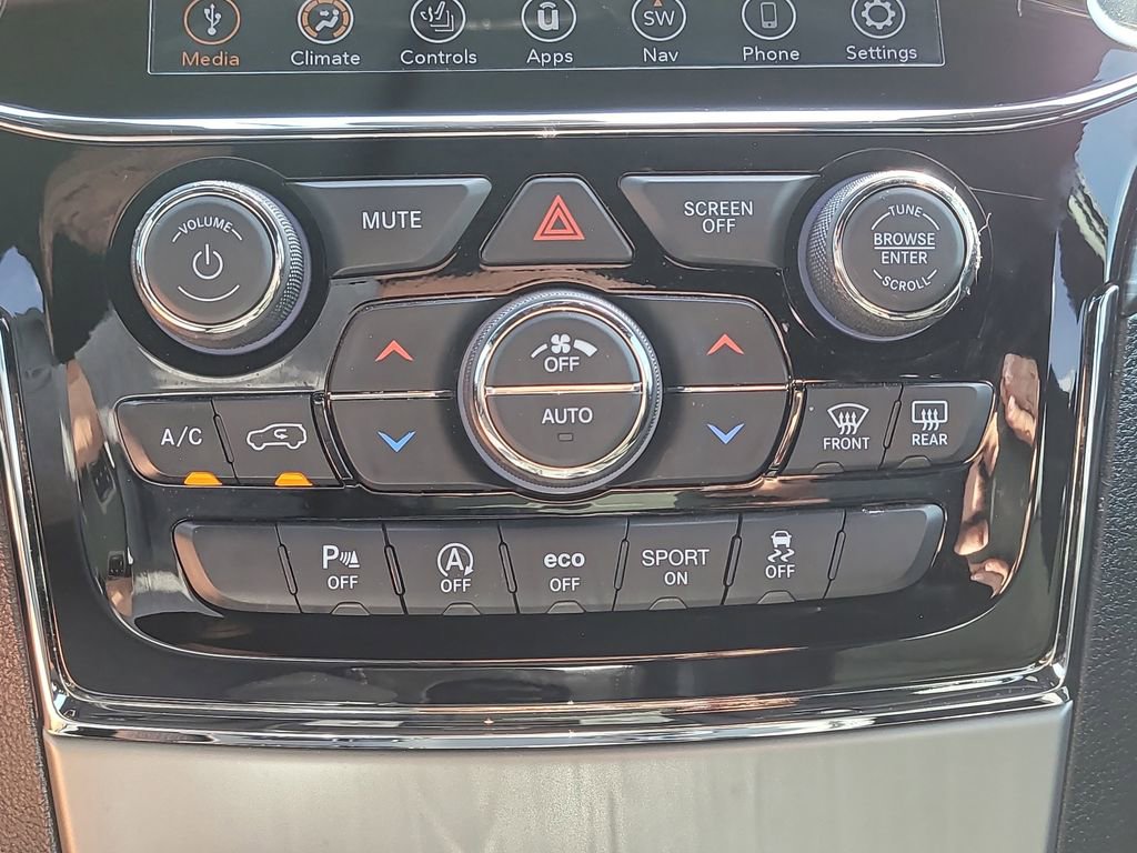 Used 2021 Jeep Grand Cherokee Laredo X RWD image 28