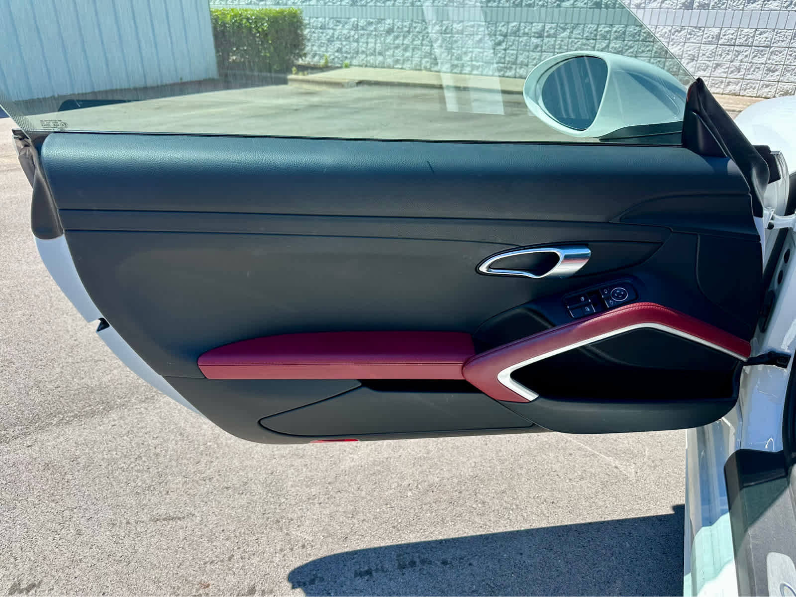 Used 2019 Porsche 718 Cayman RWD image 10