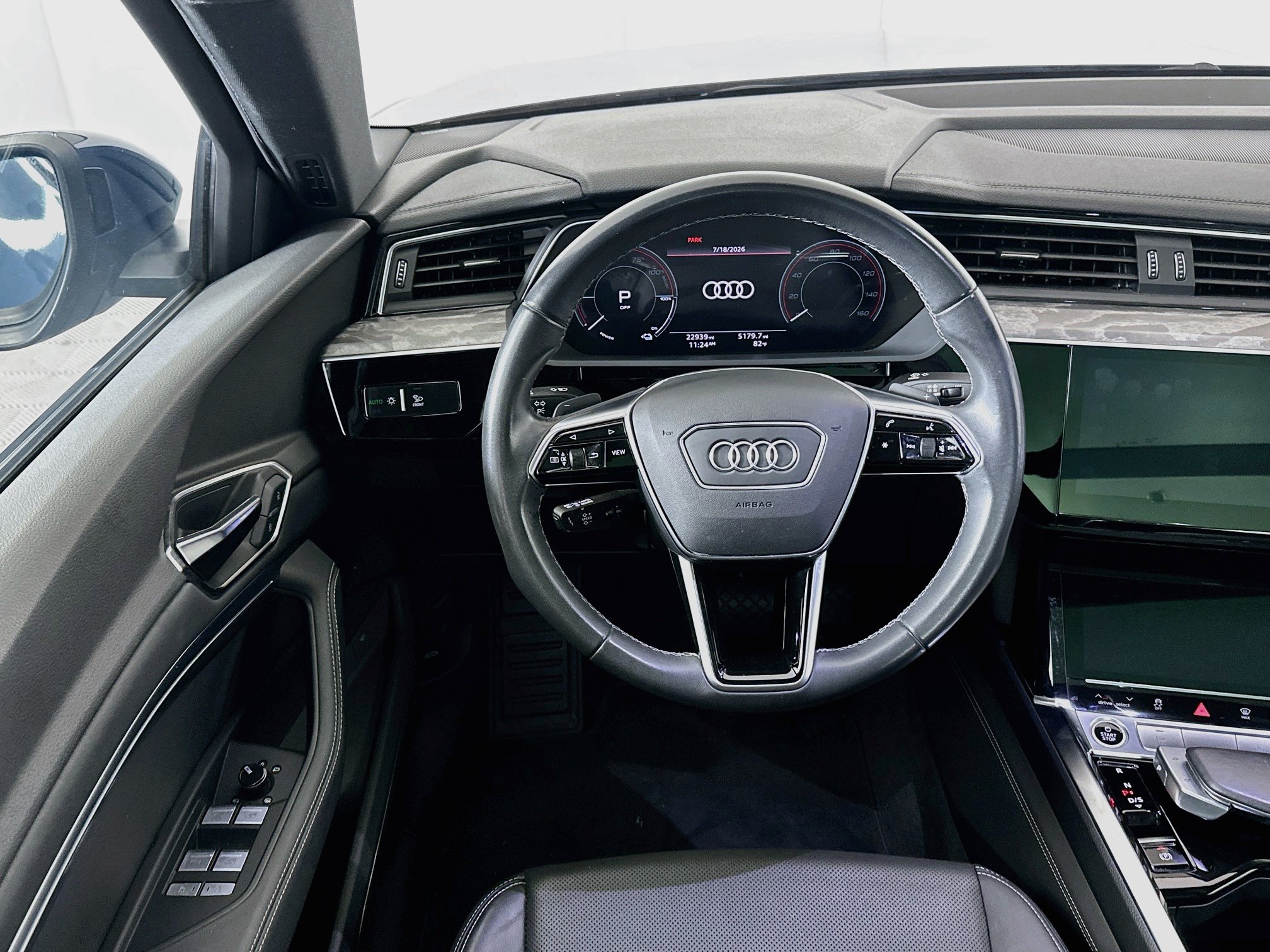 Used 2024 Audi Q8 e-tron Premium Plus w/ Premium Plus Package AWD/4WD image 18
