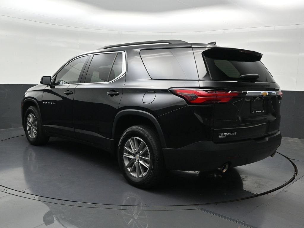 Used 2024 Chevrolet Traverse LT FWD image 3