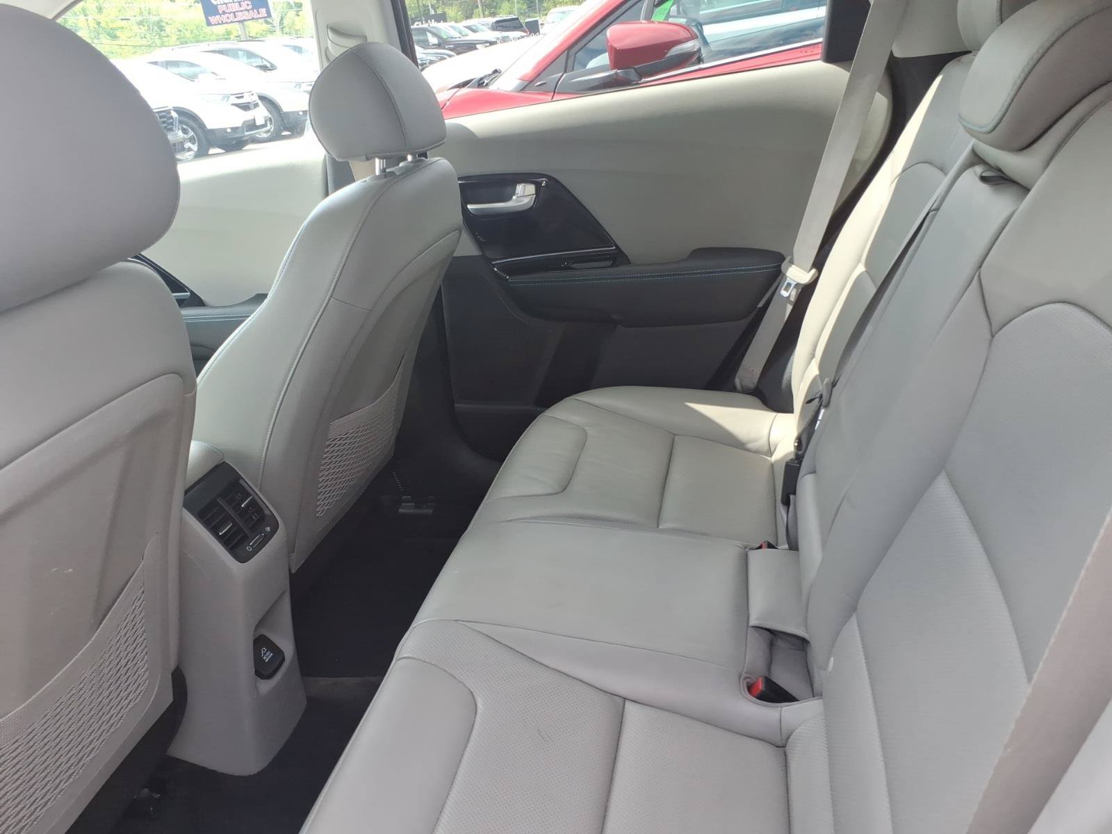 Used 2019 Kia Niro EX Premium FWD image 8