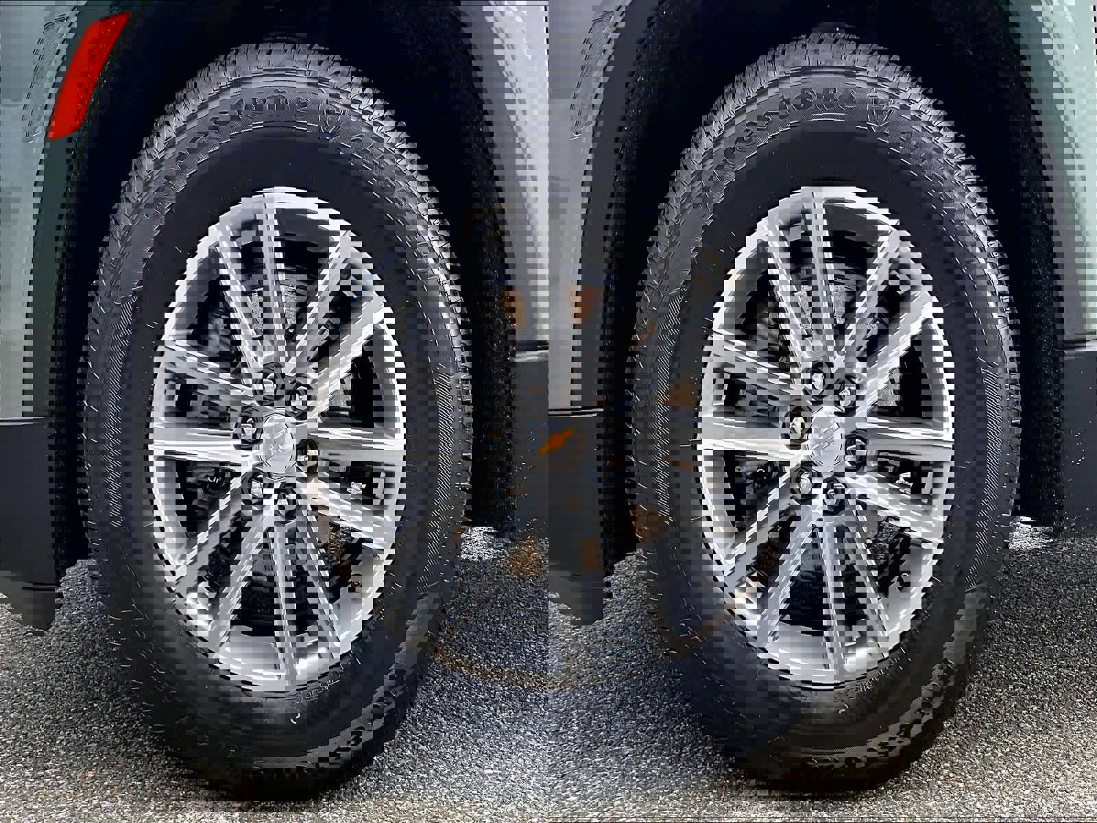 Used 2023 Chevrolet Traverse LT image 7