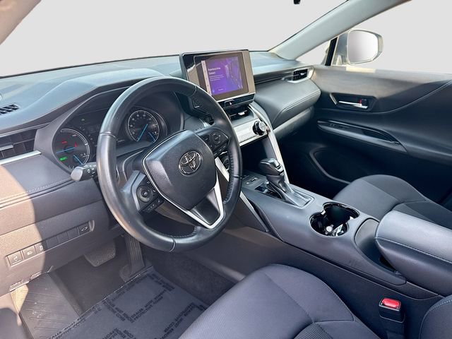 Used 2024 Toyota Venza LE AWD/4WD image 9