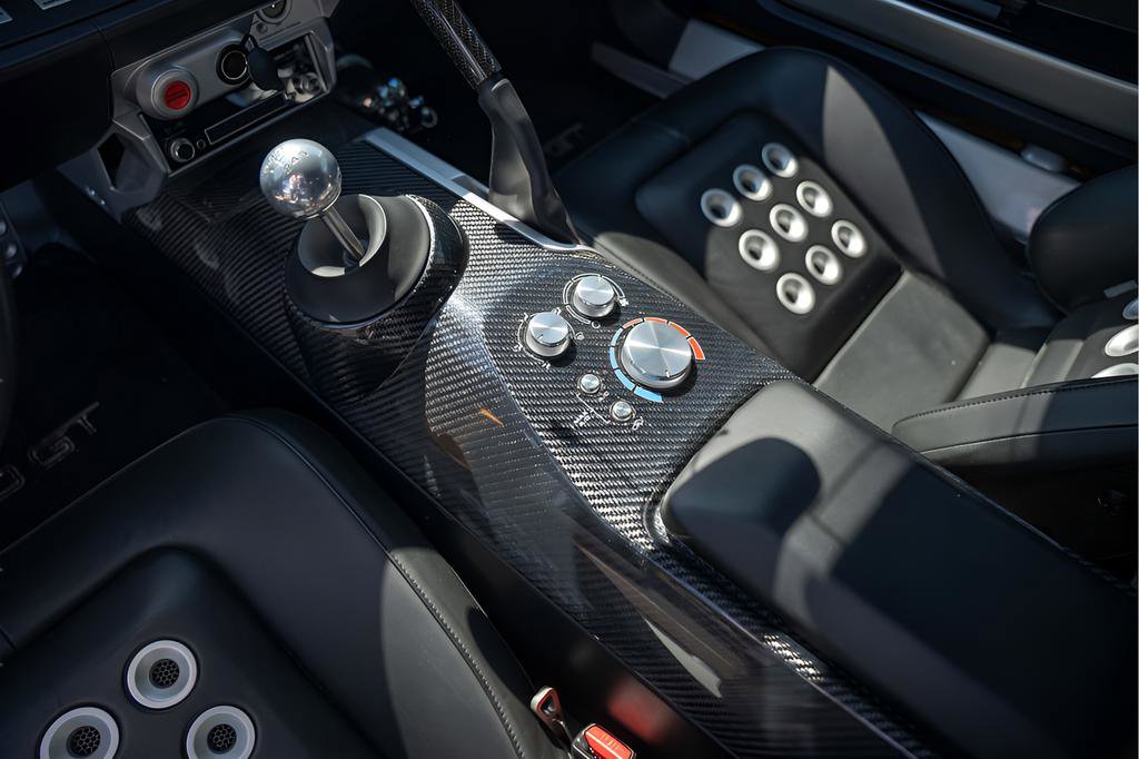 Used 2006 Ford GT RWD image 32