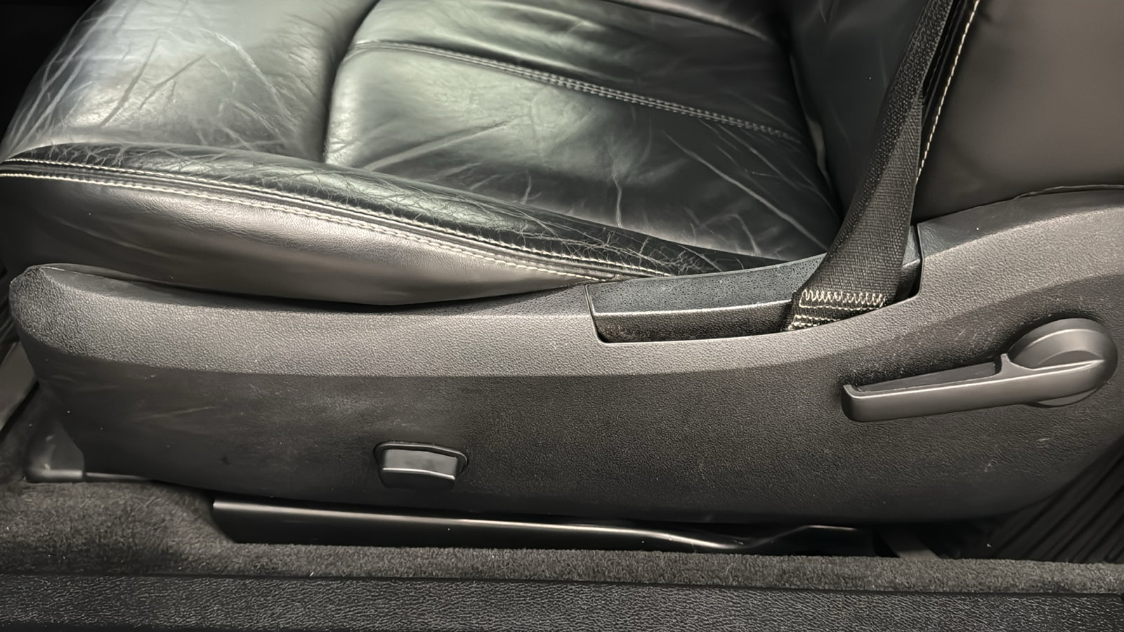 Used 2013 Chrysler 200 Limited FWD image 22