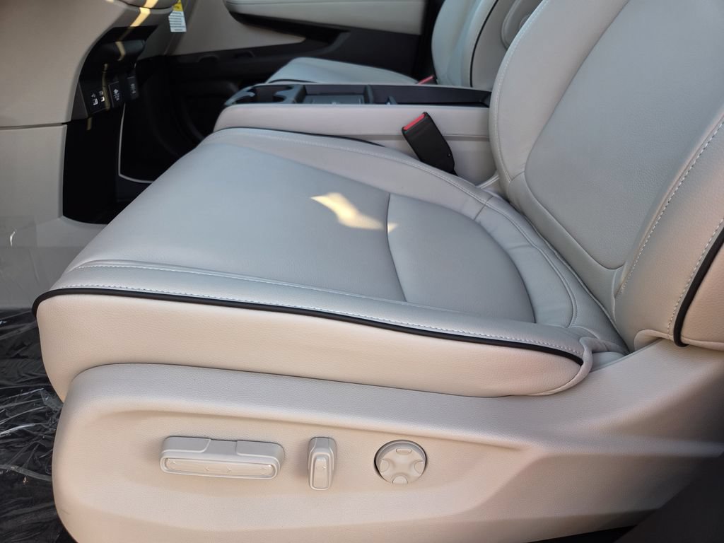 New 2027 Honda Odyssey Touring image 15