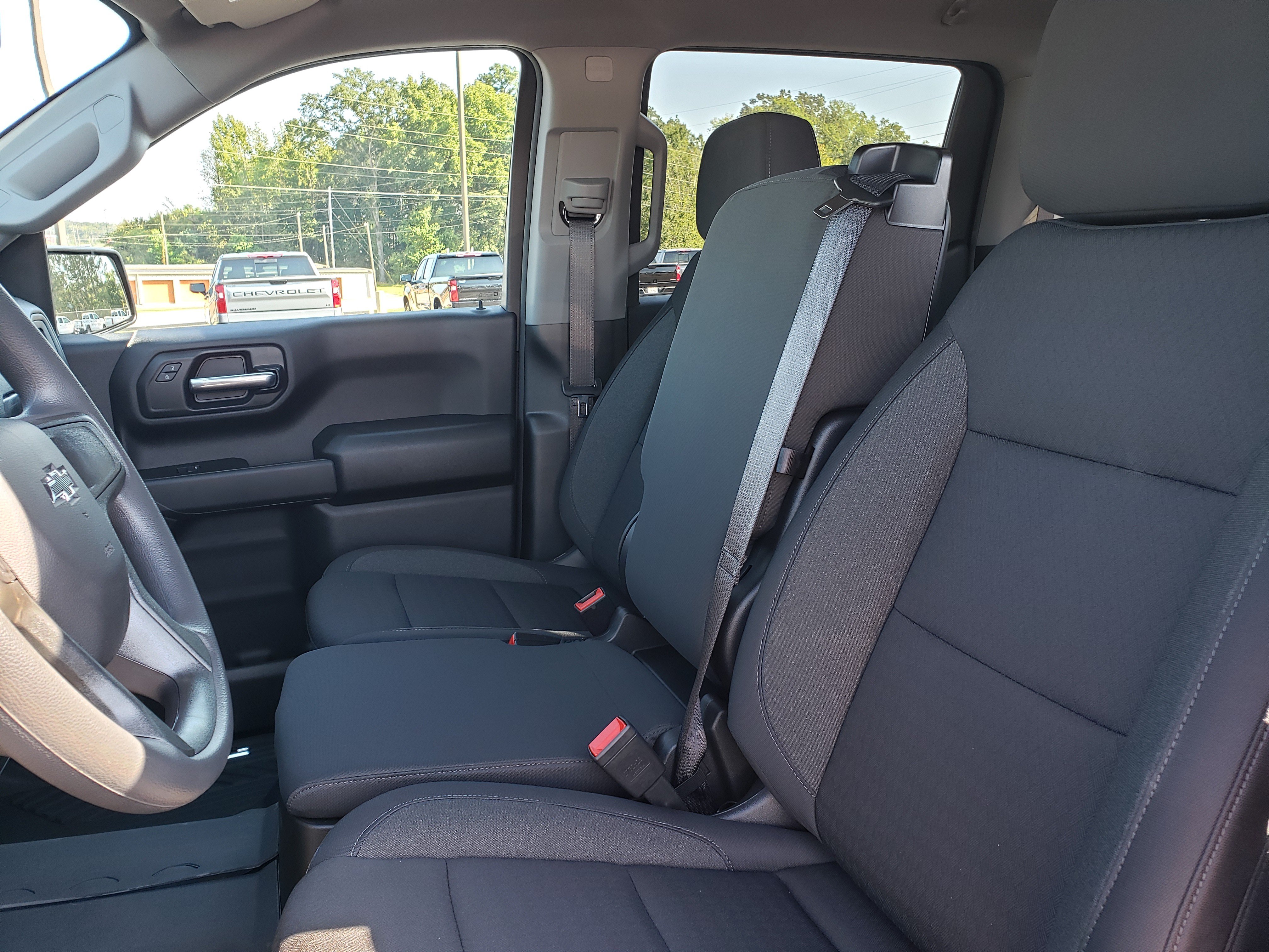 New 2026 Chevrolet Silverado 1500 Custom Trail Boss w/ LPO, Dark Essentials Package AWD/4WD image 25