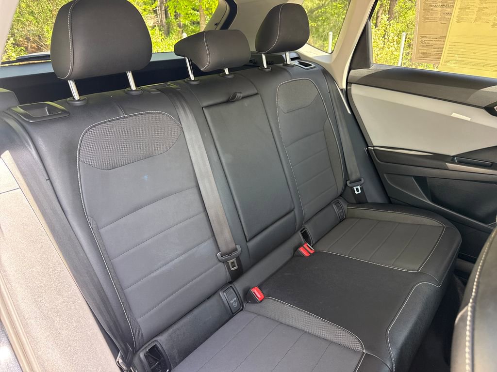 Used 2022 Volkswagen Taos SE image 32