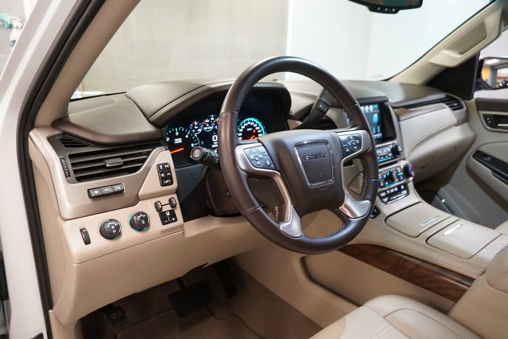 Used 2020 GMC Yukon XL Denali w/ Denali Ultimate Package AWD/4WD image 7