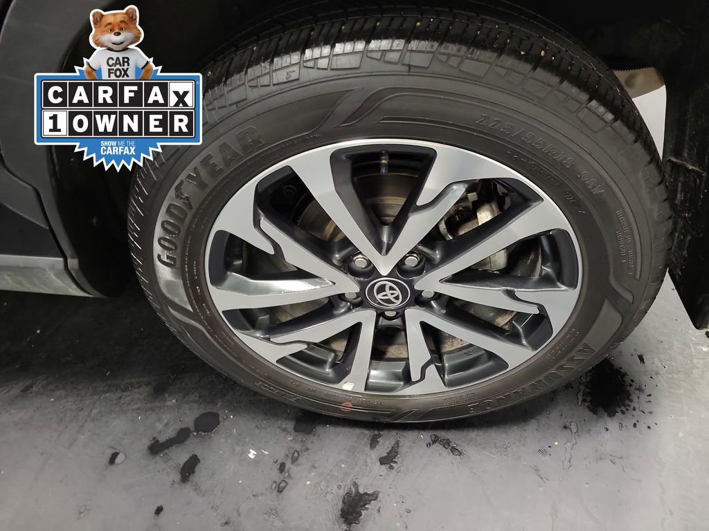 Used 2024 Toyota Corolla Cross XLE image 10