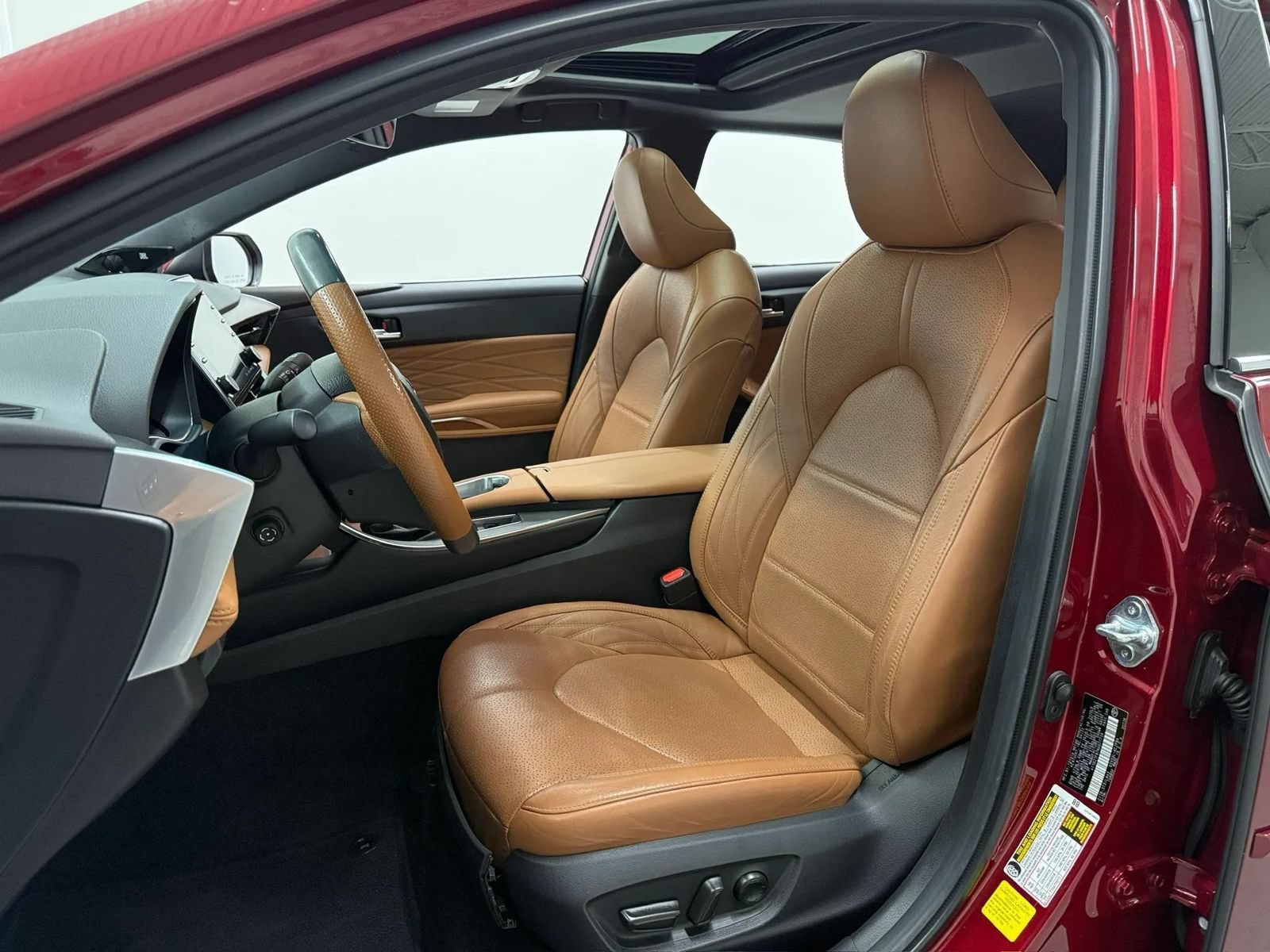 Used 2022 Toyota Avalon Limited w/ Advanced Safety Package FWD image 12