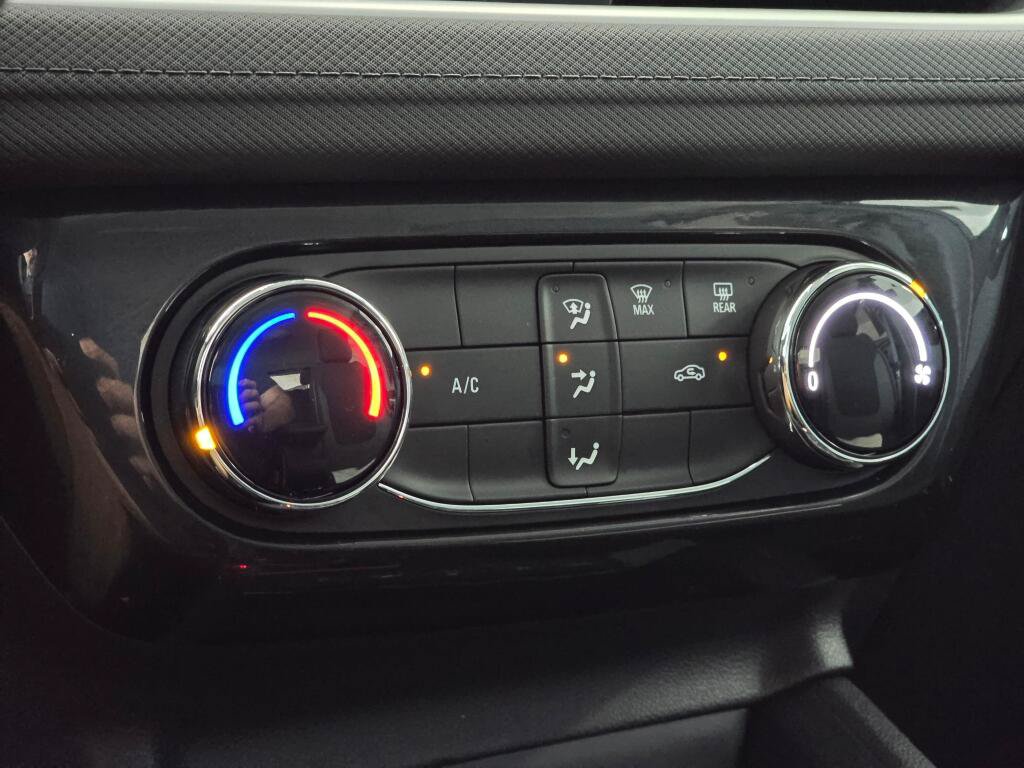 Used 2025 Chevrolet TrailBlazer LT AWD/4WD image 28