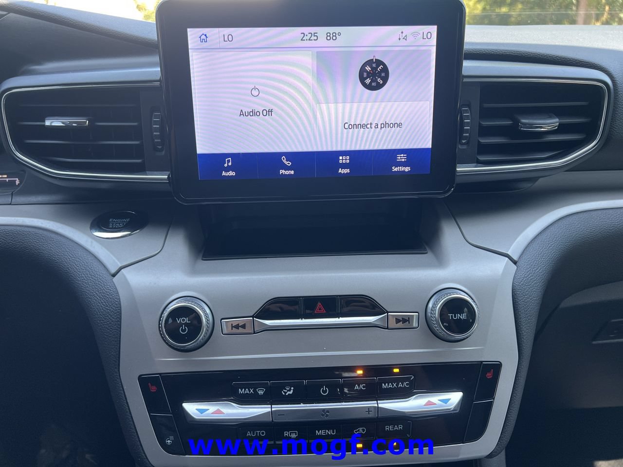 Certified 2023 Ford Explorer XLT w/ Equipment Group 202A RWD image 7