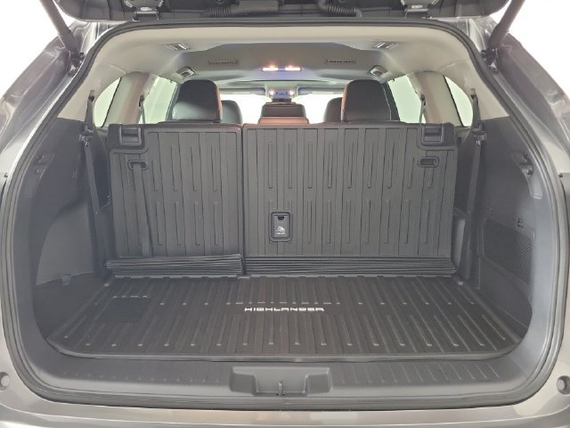 Used 2026 Toyota Highlander XLE AWD/4WD image 10