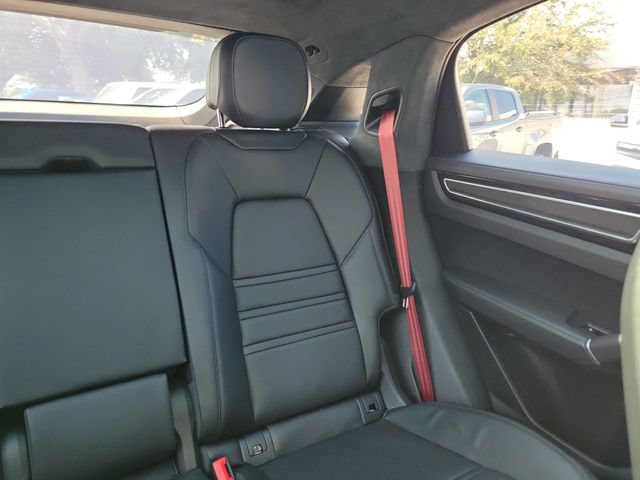 Used 2023 Porsche Cayenne GTS AWD/4WD image 18