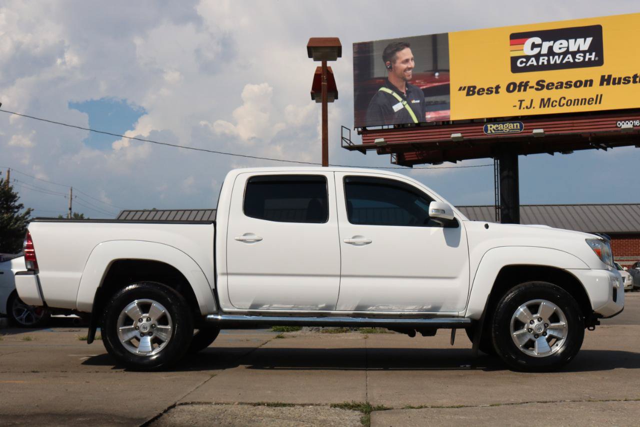 Used 2014 Toyota Tacoma 4x4 Double Cab w/ TRD Sport Package image 9