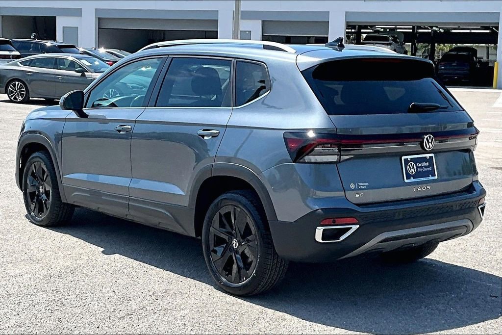 Certified 2025 Volkswagen Taos SE w/ Panoramic Sunroof Package image 7