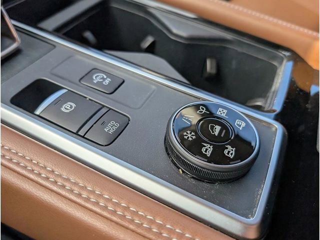 Used 2024 Nissan Pathfinder Platinum w/ Cargo Package image 24