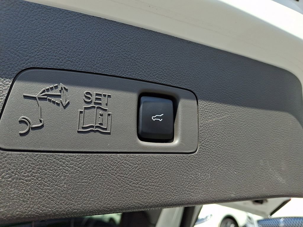 Certified 2024 Lincoln Corsair Grand Touring AWD/4WD image 29