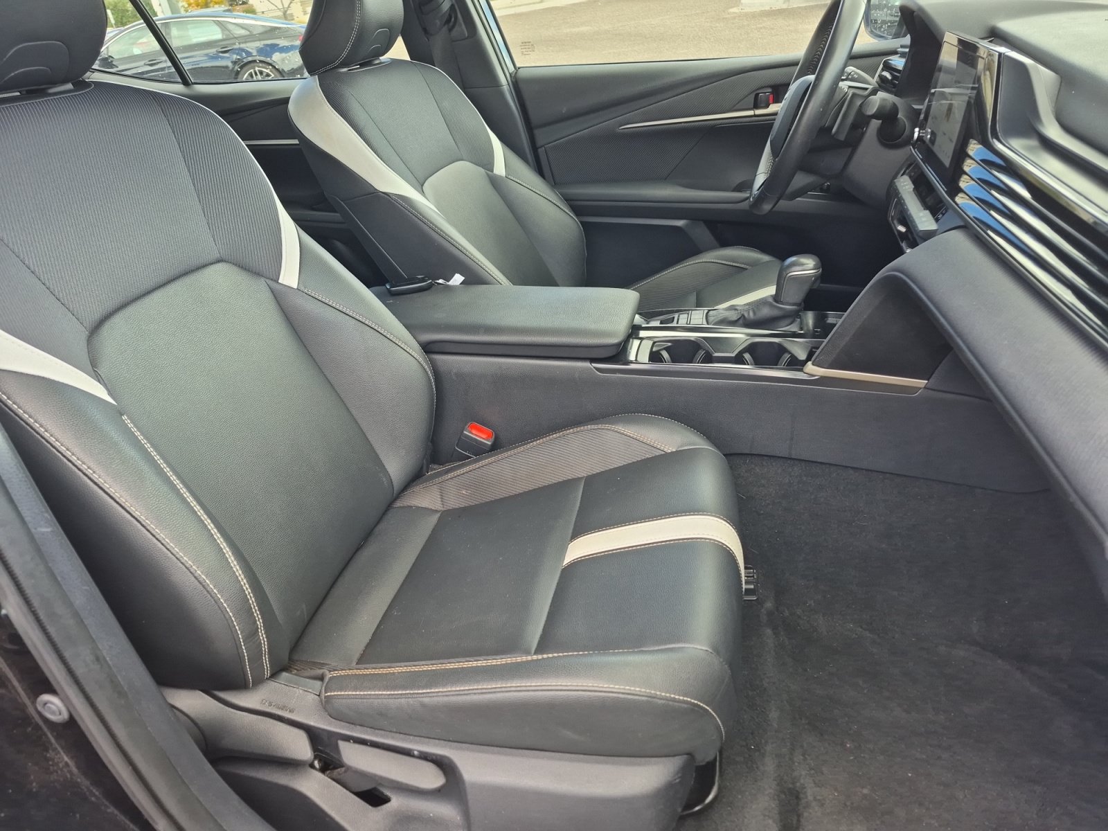 Used 2025 Toyota Camry SE FWD image 24