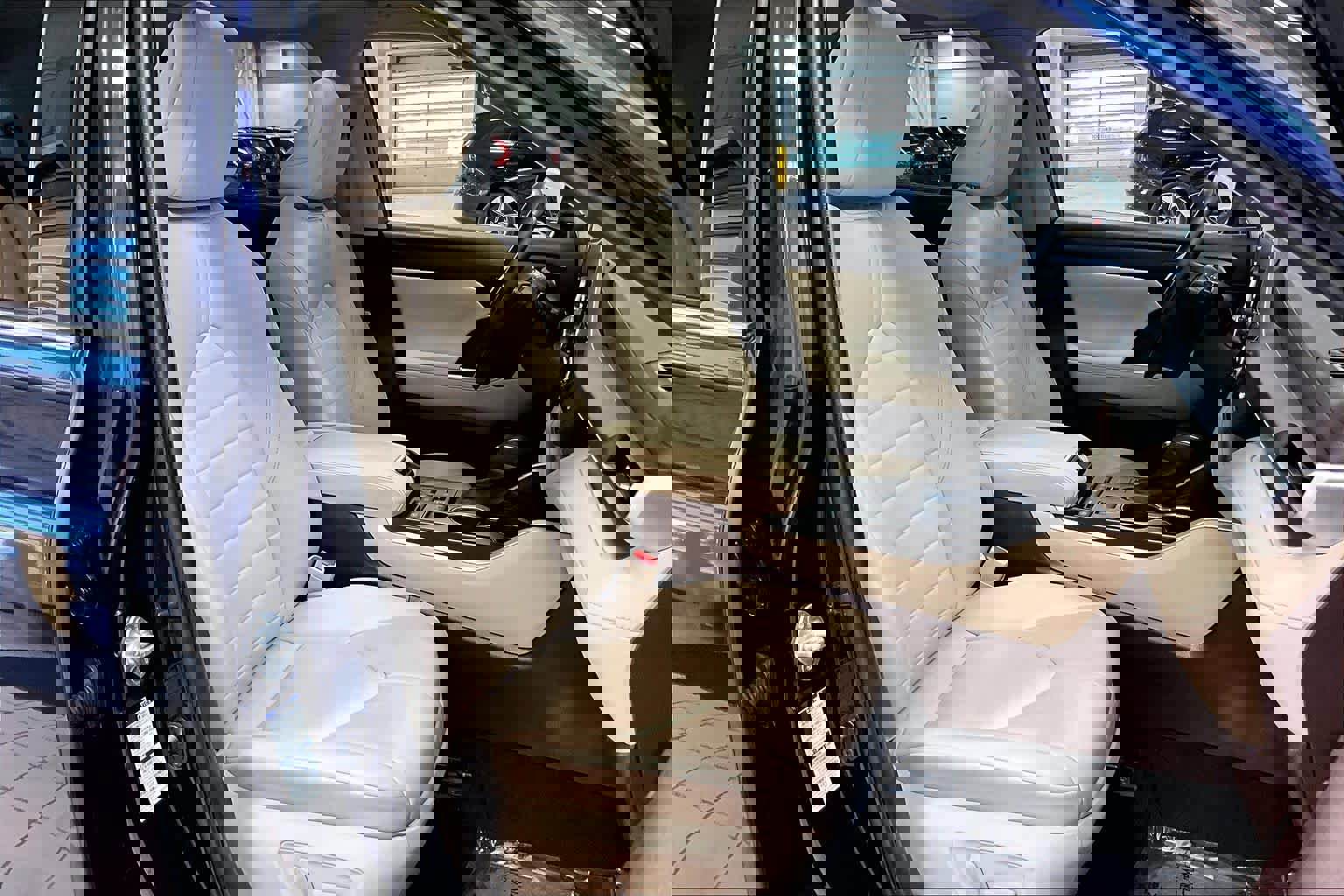 Used 2021 Toyota Highlander XLE image 8