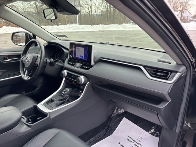 Used 2023 Toyota RAV4 XLE Premium image 12