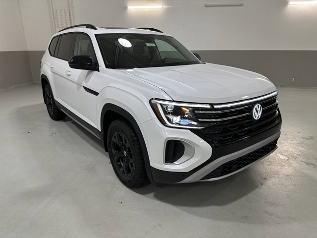 New 2026 Volkswagen Atlas Peak Edition image 4