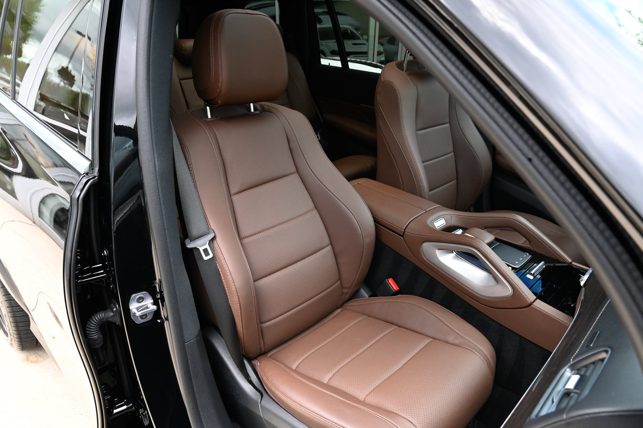 Used 2025 Mercedes-Benz GLS 450 4MATIC image 60