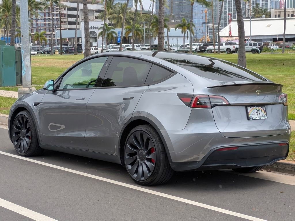 Used 2024 Tesla Model Y Performance image 3