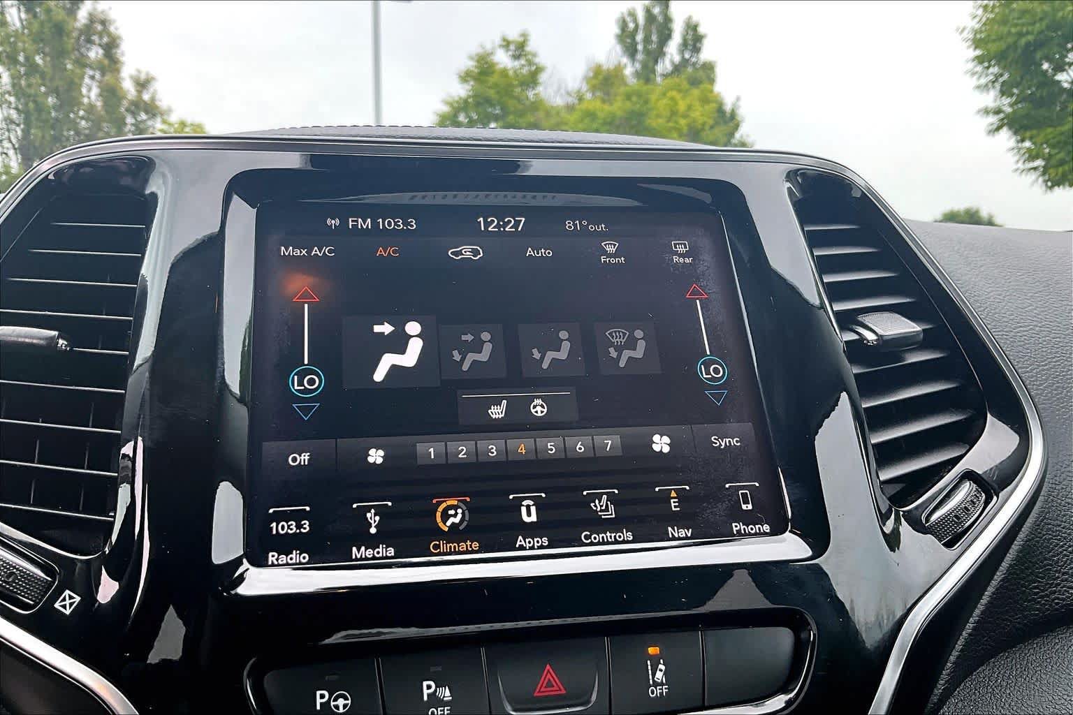 Used 2019 Jeep Cherokee Limited w/ Technology Group FWD image 33