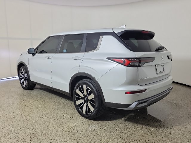 Used 2026 Mitsubishi Outlander SE FWD image 7