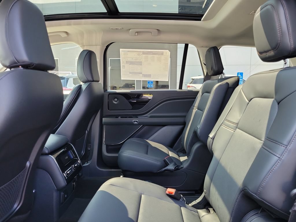 New 2026 Lincoln Aviator AWD image 14