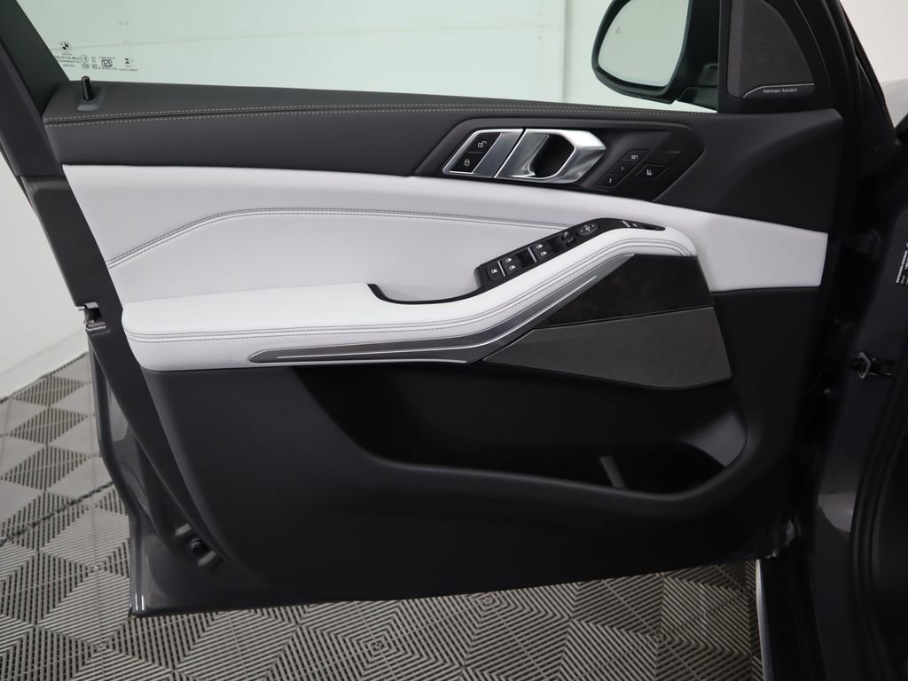 Used 2026 BMW X5 sDrive40i w/ Climate Comfort Package image 26