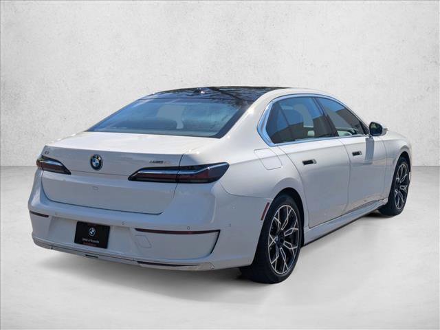 Certified 2025 BMW i7 eDrive50 w/ Premium Package RWD image 4