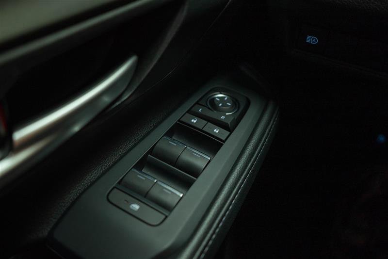 Used 2025 Toyota Grand Highlander AWD image 28