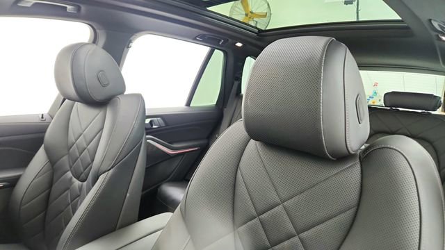Used 2023 BMW X5 xDrive40i w/ M Sport Package image 34