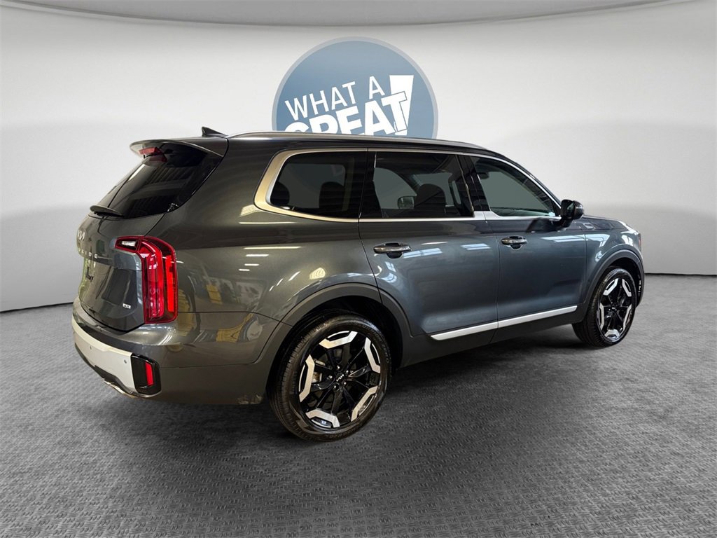Used 2024 Kia Telluride S w/ S Sunroof Package image 3