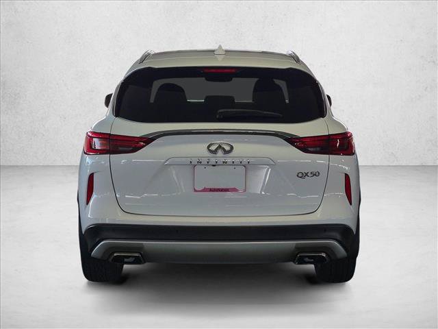 Used 2020 INFINITI QX50 Luxe w/ Navigation Package FWD image 7