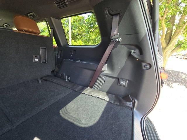 Used 2024 Lexus GX 550 w/ Cold Area Package AWD/4WD image 38