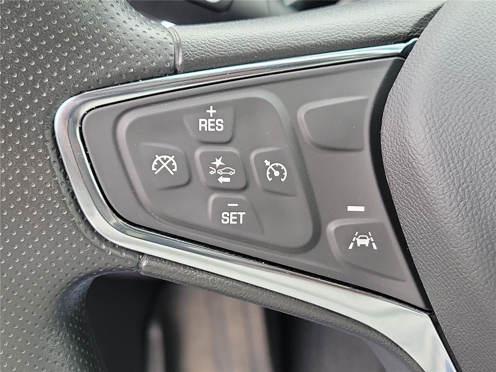 Used 2024 Chevrolet Equinox LS w/ LS Convenience Package image 21