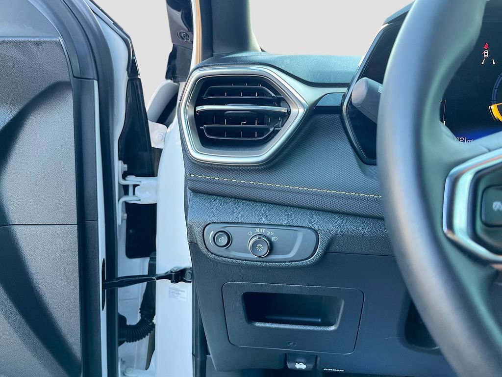 Used 2024 Chevrolet TrailBlazer ACTIV w/ Convenience Package image 10