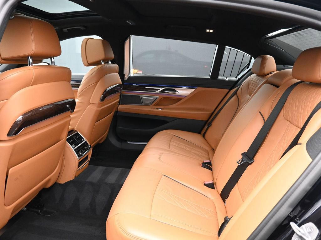 Used 2022 BMW 740i xDrive w/ M Sport Package image 22