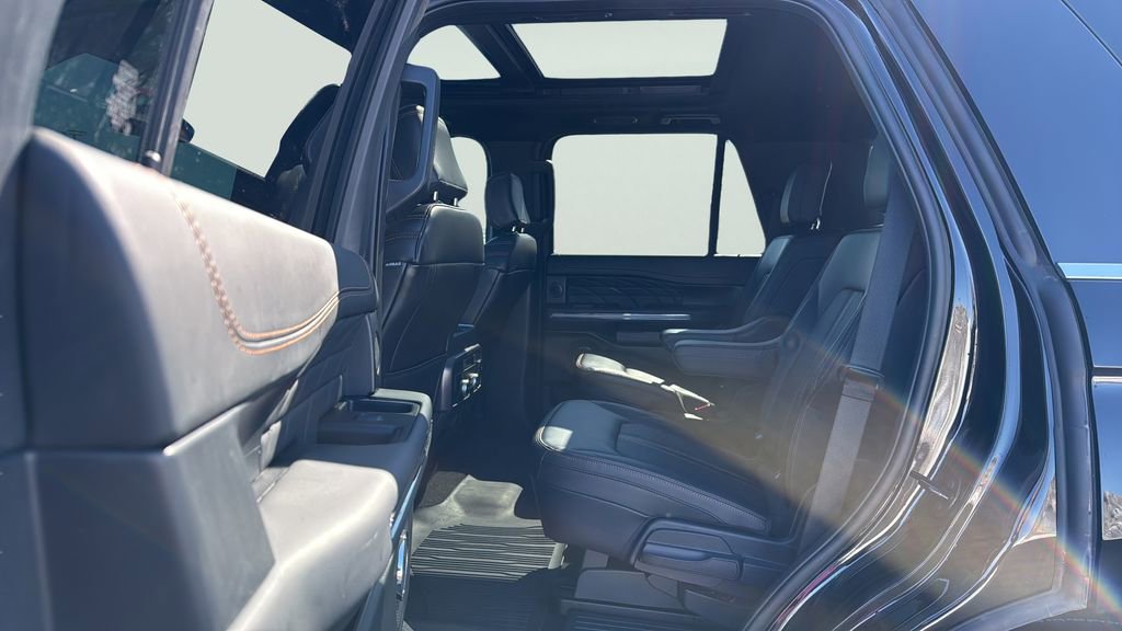 Used 2024 Ford Expedition Platinum AWD/4WD image 23
